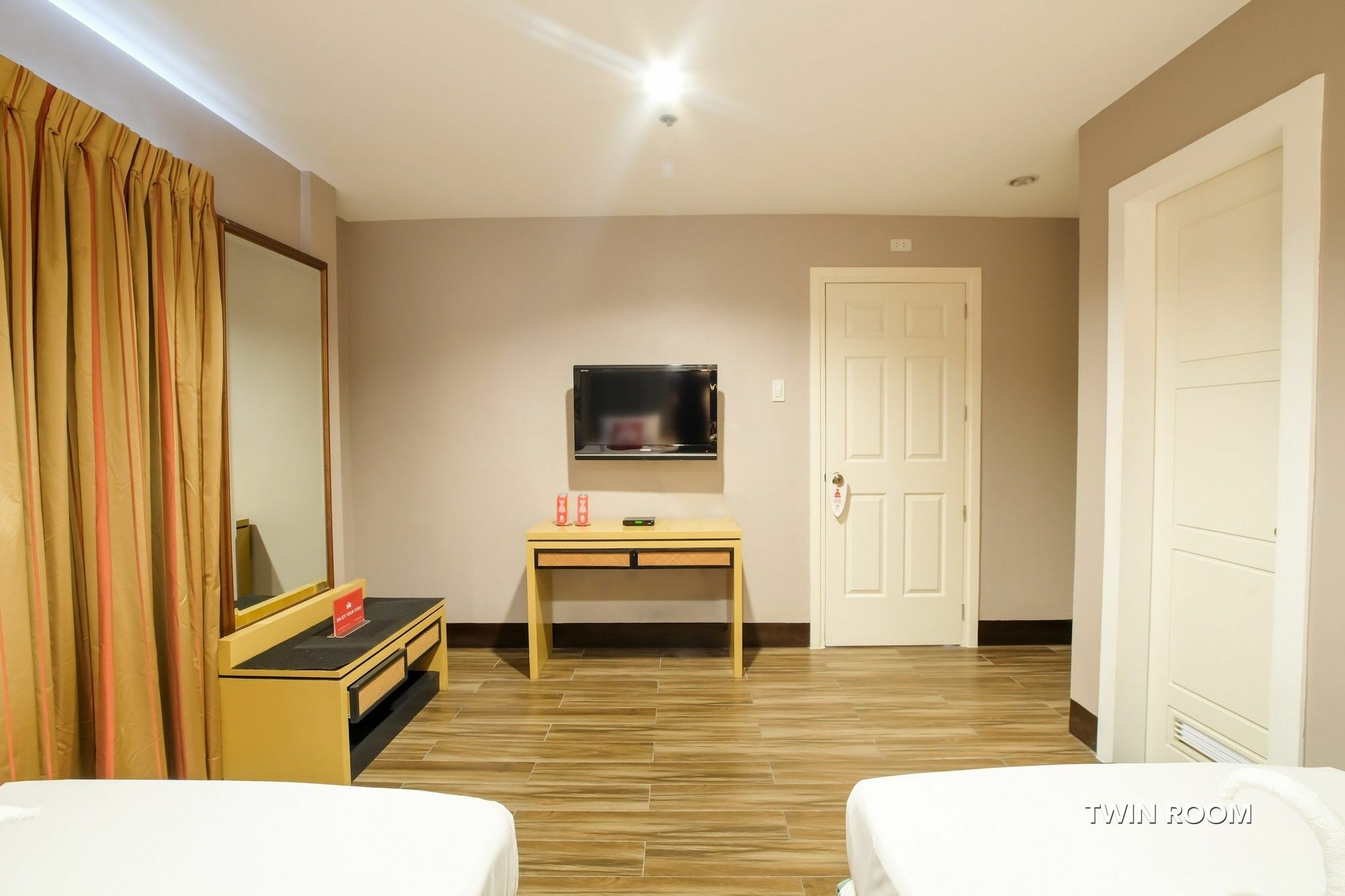 Zen Rooms Del Pilar Malate Manille Extérieur photo