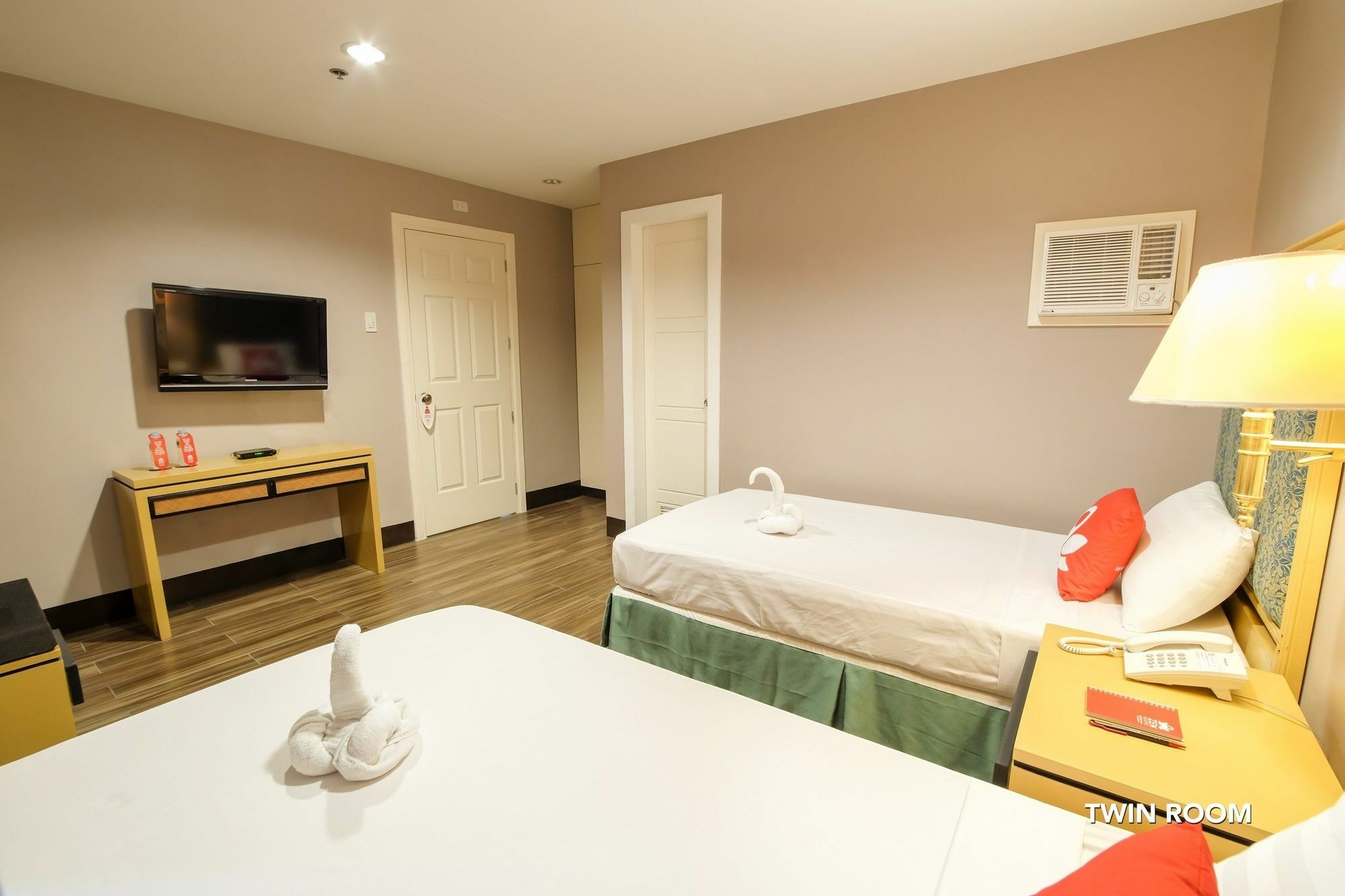 Zen Rooms Del Pilar Malate Manille Extérieur photo
